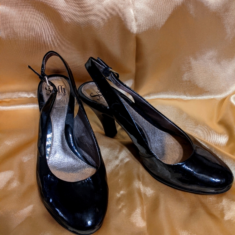 Sz 8 Sofft black patent slingbacks